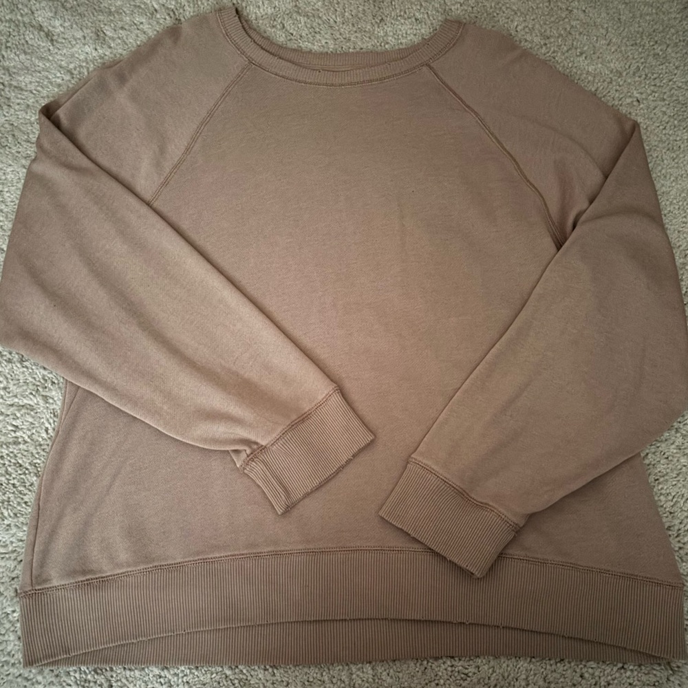 American Eagle lightweight crewneck